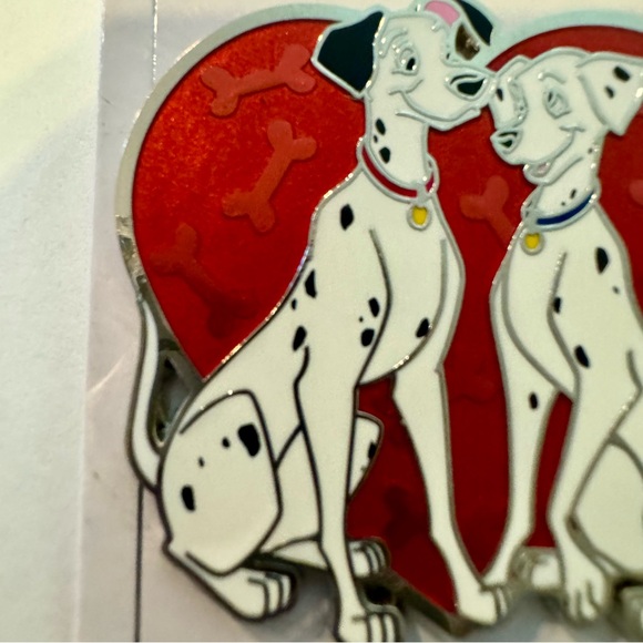 NWT. Disney Pin Pongo & Perdita Sitting In Red Heart Love 101 Dalmatians 2020 - Picture 4 of 9